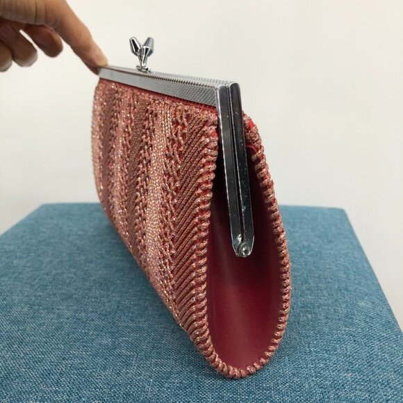 Pink Salmon shade sparkly crochet Metallic Clutch handheld clasp Purse - Picture 11 of 13
